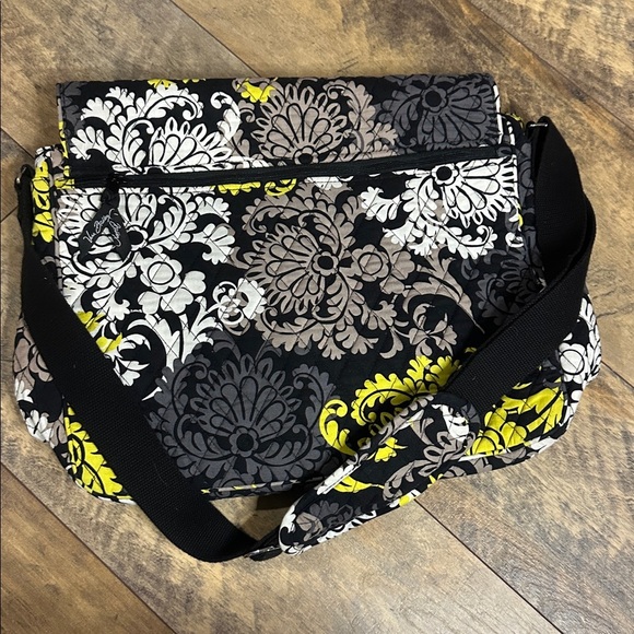 VERA BRADLEY “Baroque” (Retired 2010) Quilted Messenger Bag - Picture 6 of 6